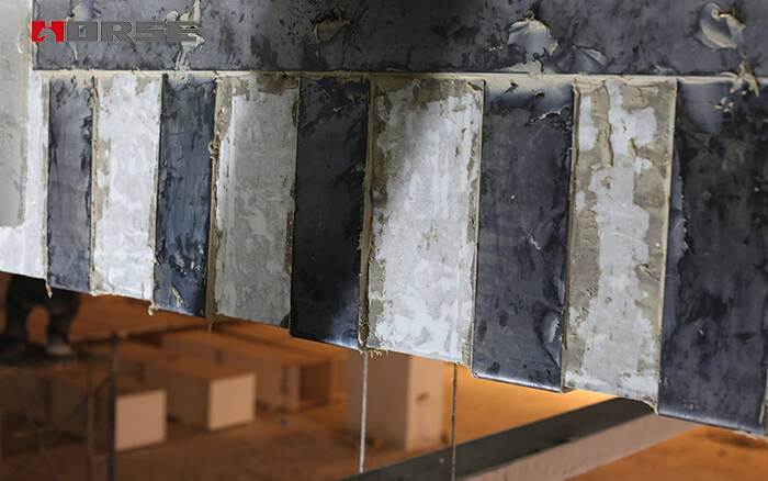 Reparação de concreto rachado com chapa de aço Reparação de concreto rachado com chapa de aço