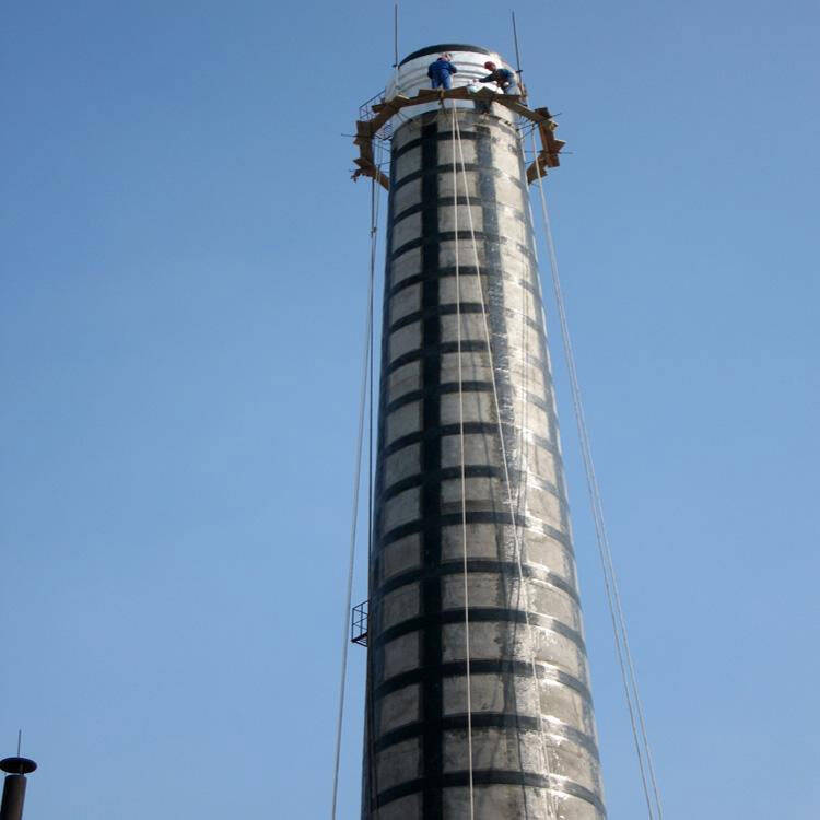 Chaminé rachada de 60 m reforçada com fibra de carbono Chaminé rachada de 60 m reforçada com fibra de carbono