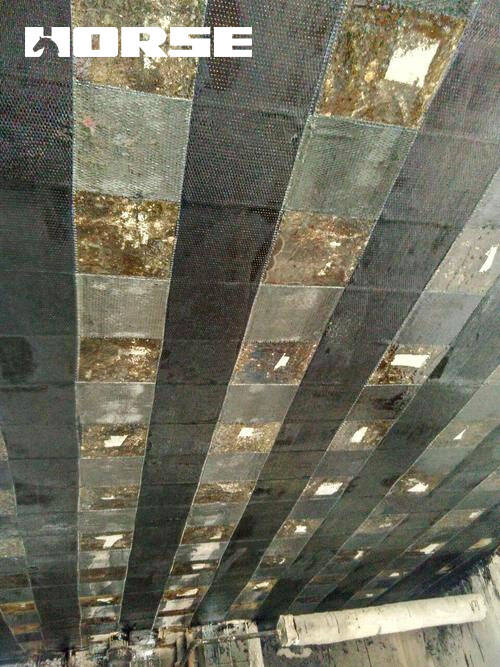 Fissuras em pavimentos de betão reforçado com fibra de carbono Fissuras em pavimentos de betão reforçado com fibra de carbono