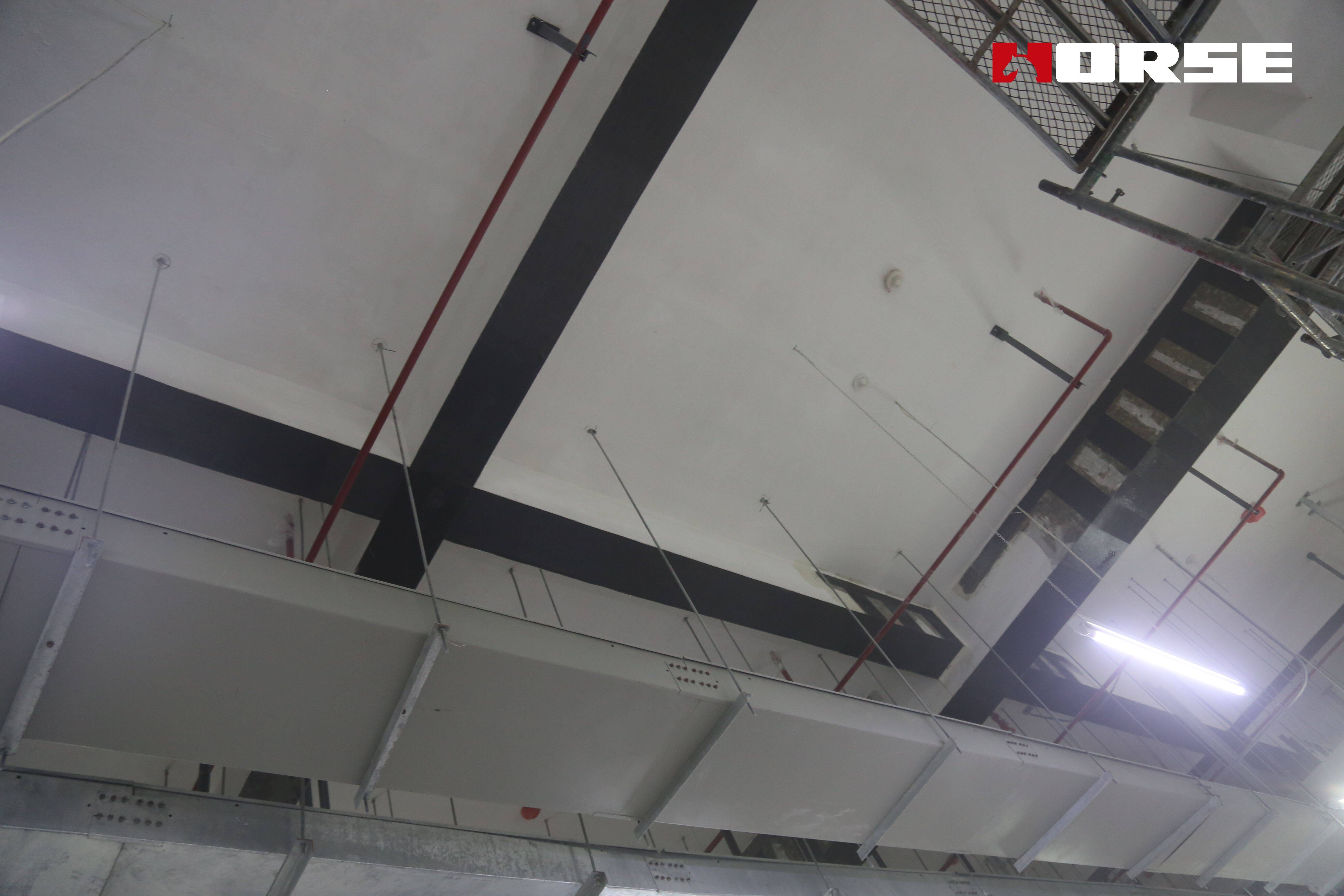 Garagem subterrânea reforçada e reforçada com fibra de carbono Garagem subterrânea reforçada e reforçada com fibra de carbono