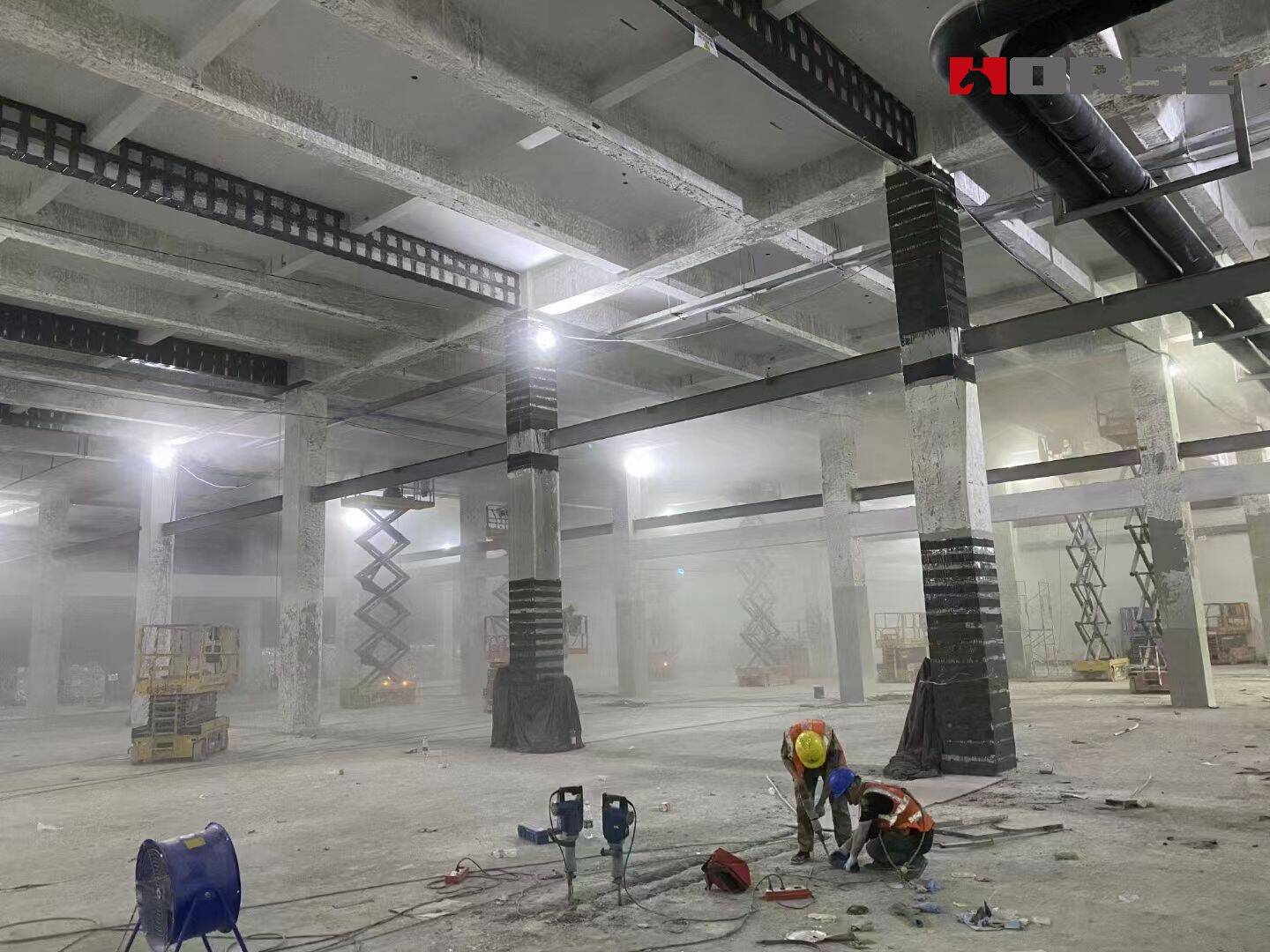 Compósitos de polímero reforçado com fibra de carbono (CFRP) para aumentar a capacidade do concreto armado