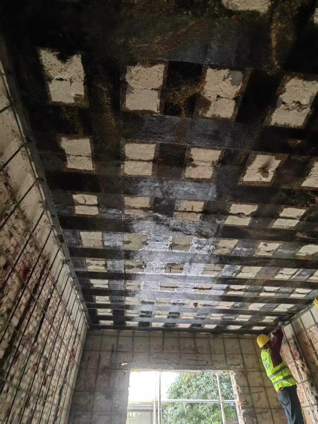 Reforço da Villa usando o Sistema de Fibra de Carbono (CFRP)