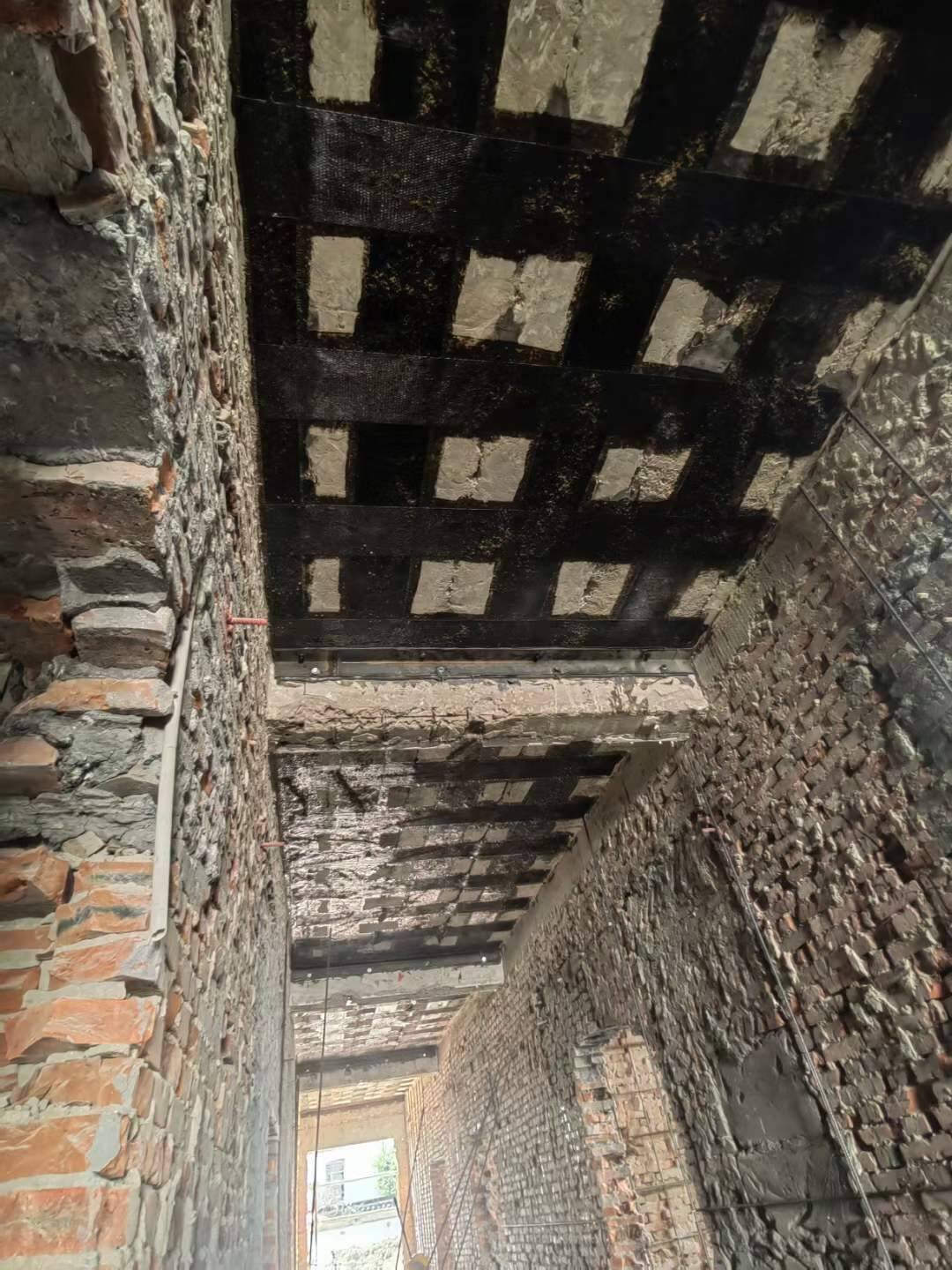 Reforço da Villa usando o Sistema de Fibra de Carbono (CFRP)