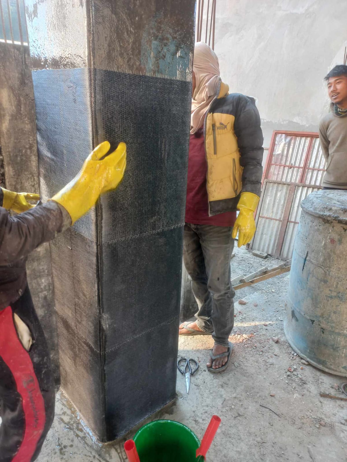 Fibra de Carbono na Resistência à Compressão para Colunas