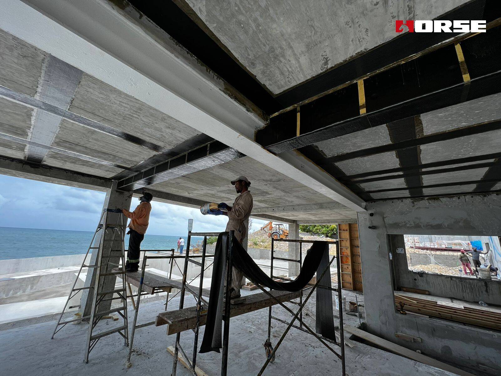 Reforço por fibra de carbono