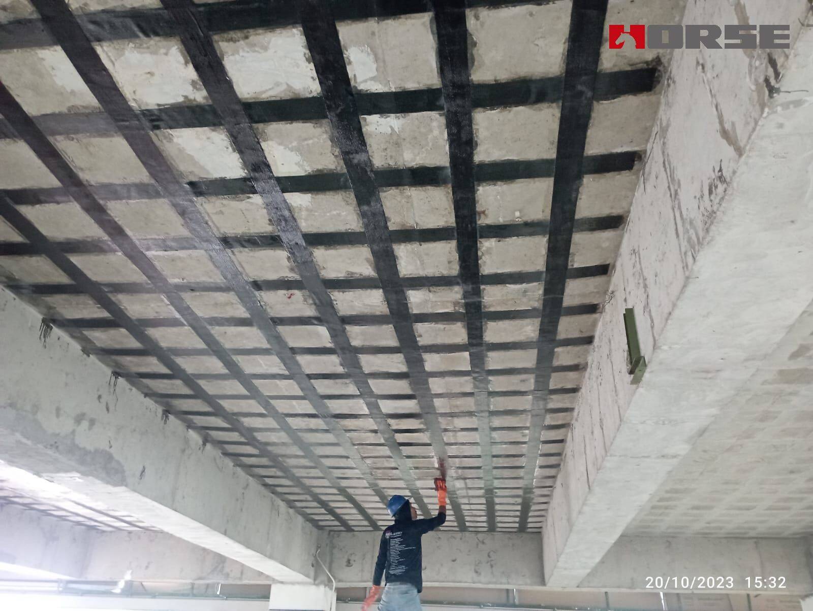 Reparo de rachaduras em concreto de fibra de carbono