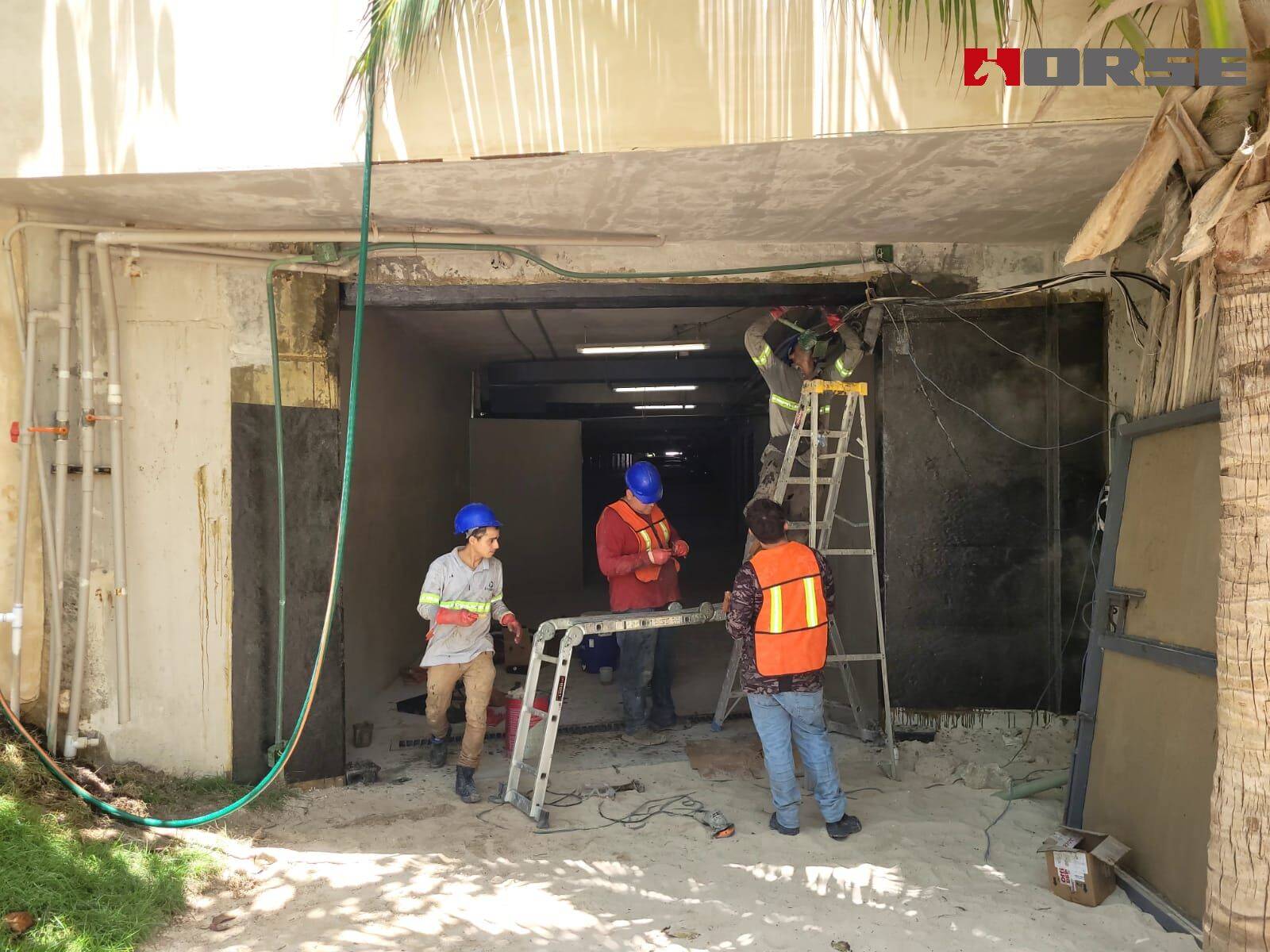 Rachaduras em colunas de reparo de fibra de carbono