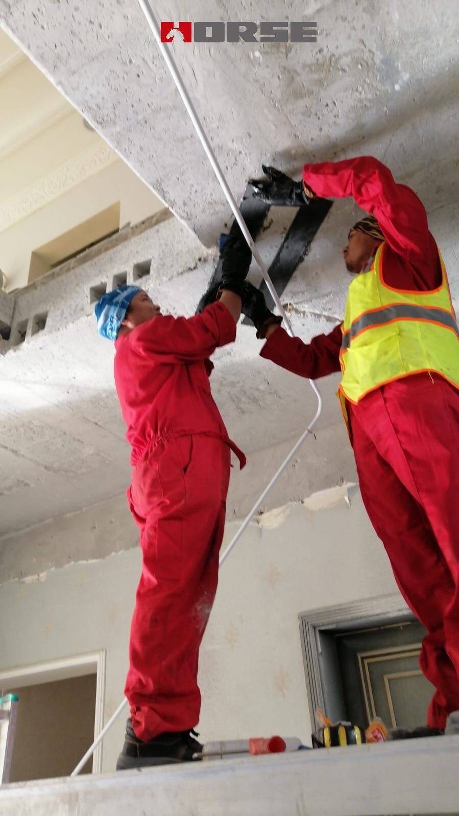 Reforço de laje de concreto com aberturas utilizando fibra de carbono
