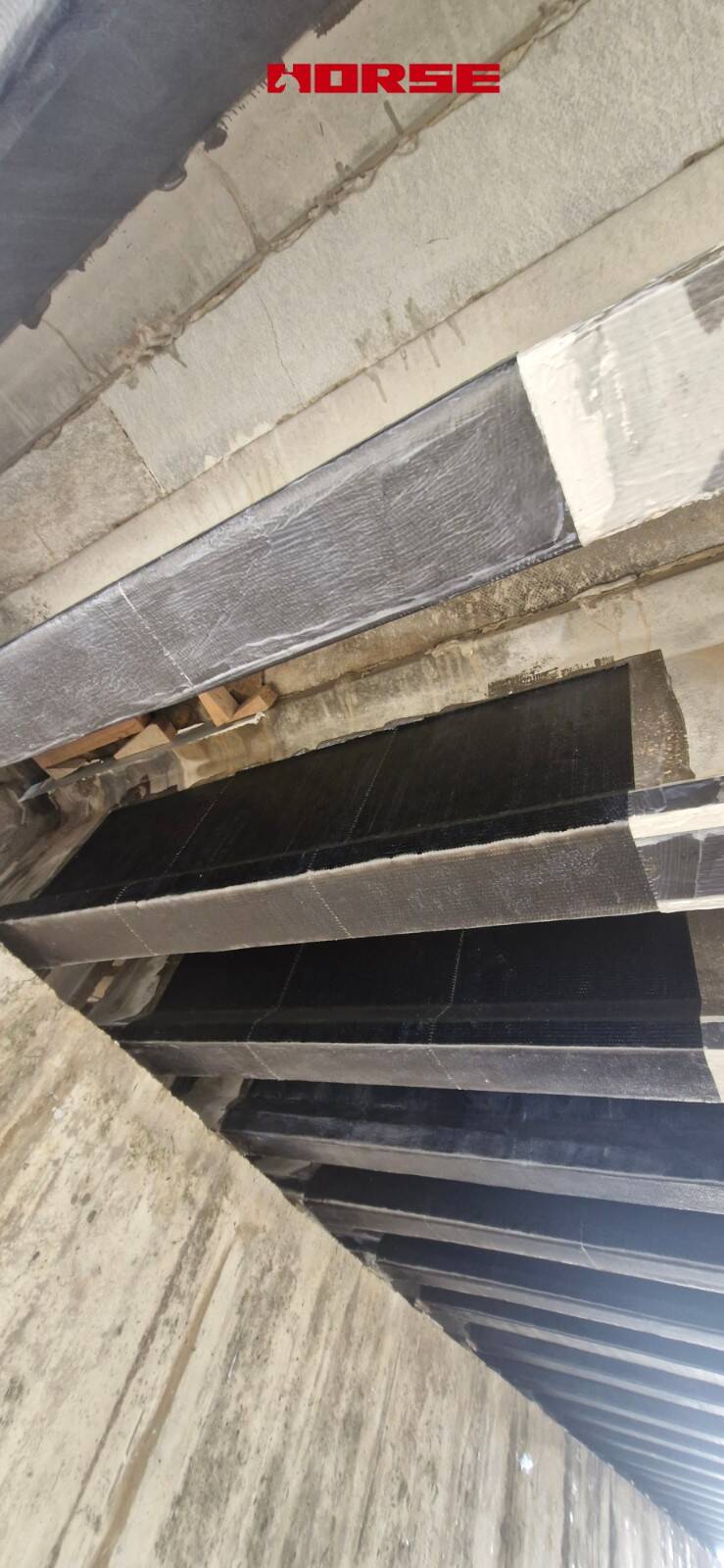 Reforço de Ponte Multiviga de Concreto Protendido com Laminado de CFRP e U-wrap Reforço de Ponte Multiviga de Concreto Protendido com Laminado de CFRP e U-wrap