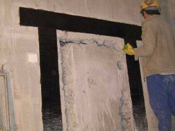 Abertura de retrofitting com invólucro de polímero reforçado com fibra de carbono (CFRP) de 300g