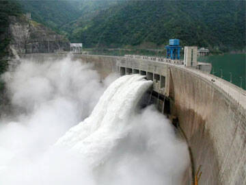 Betão armado com chapa de fibra de carbono para central