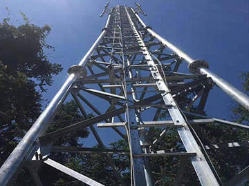 Reparo de torre de telecomunicações de aço usando FRP de carbono