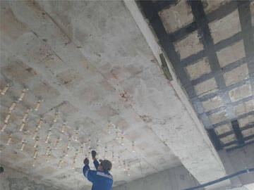 Reparo de rachaduras em concreto de fibra de carbono